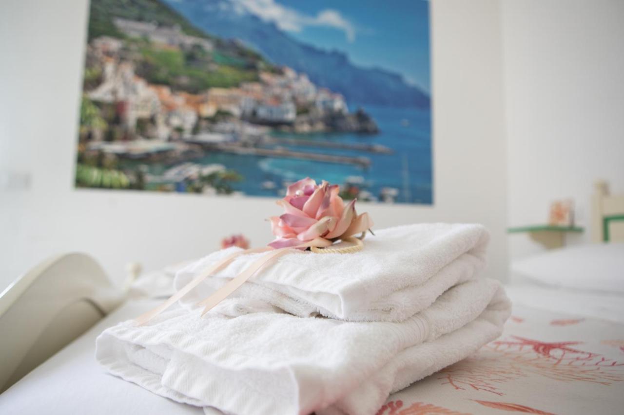 Il Ceppo Sui Sentieri Per Amalfi Bed and Breakfast Pimonte Exteriör bild